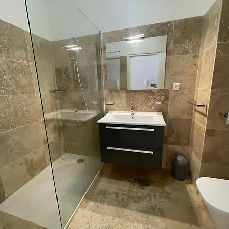 Proche De La Apartment *